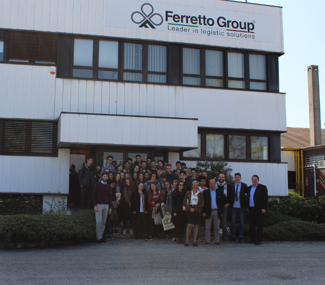 alcuni studenti delle classi 3D e 3G in visita aziendale alla Ferretto Group alcuni studenti delle classi 3D e 3G in visita aziendale alla Ferretto Group